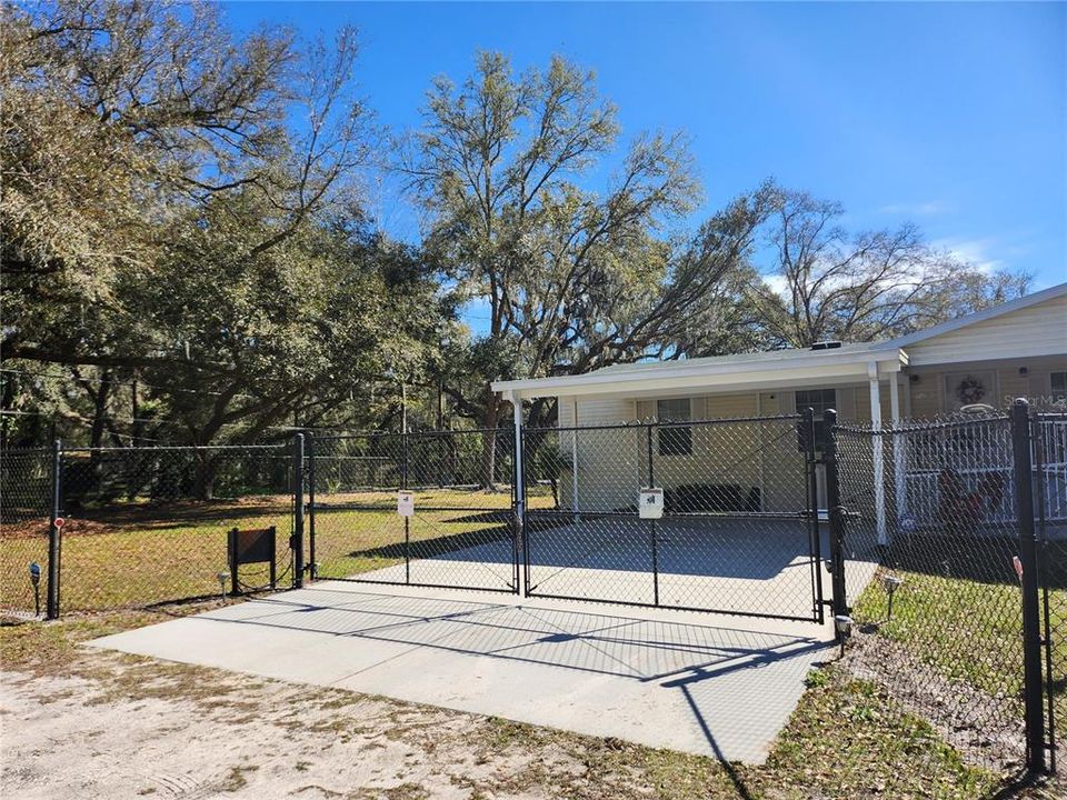 Active With Contract: $359,900 (3 beds, 2 baths, 1984 Square Feet)