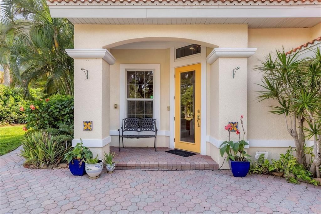 Recently Sold: $825,000 (2 beds, 2 baths, 1912 Square Feet)