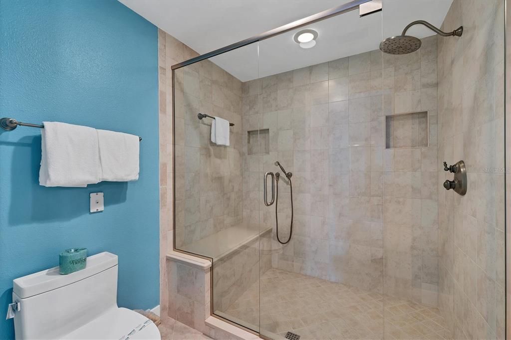 Active With Contract: $1,125,000 (2 beds, 2 baths, 1509 Square Feet)