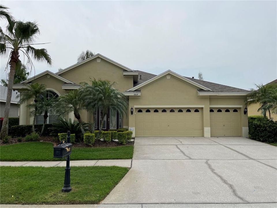 Recently Sold: $725,000 (4 beds, 3 baths, 2488 Square Feet)