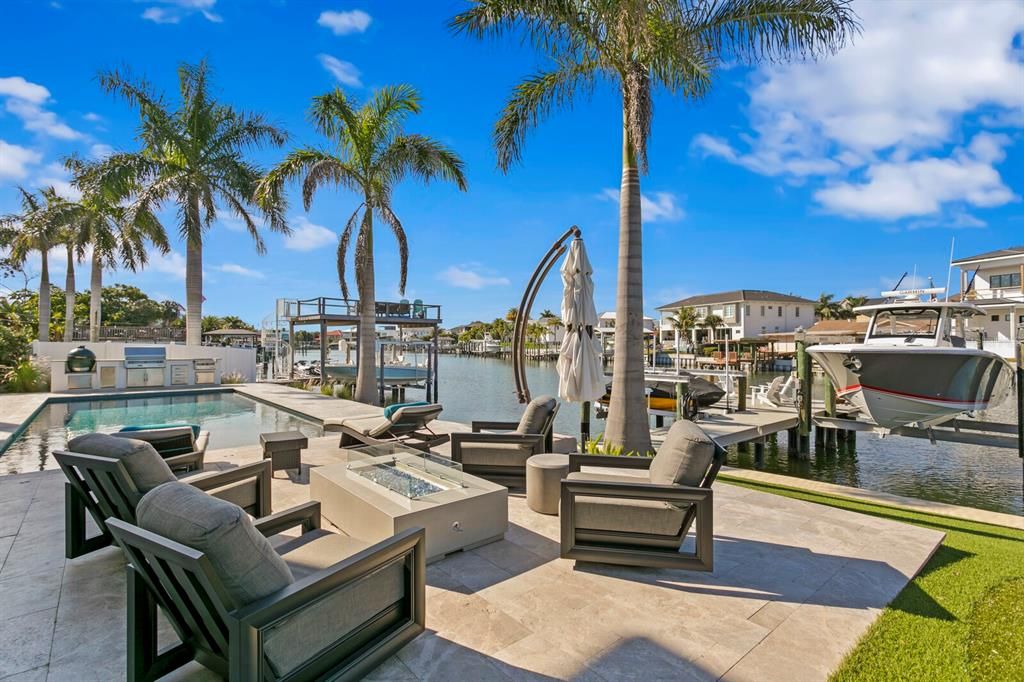 For Sale: $7,250,000 (5 beds, 5 baths, 6637 Square Feet)