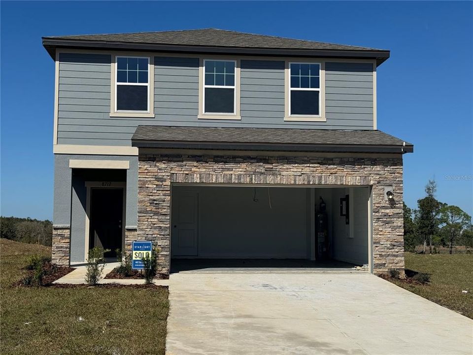 Recently Sold: $419,999 (4 beds, 3 baths, 2260 Square Feet)