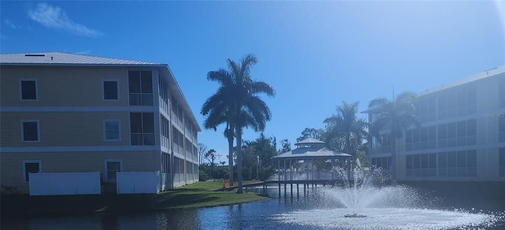 water betweem buildings