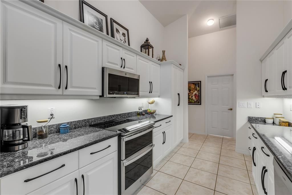 Active With Contract: $469,000 (2 beds, 2 baths, 2137 Square Feet)