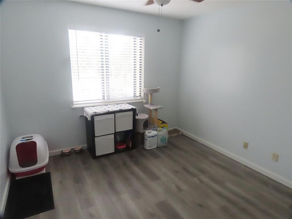 For Sale: $184,800 (2 beds, 2 baths, 905 Square Feet)