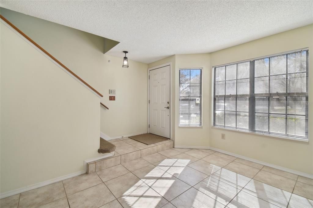 Active With Contract: $242,900 (2 beds, 2 baths, 1185 Square Feet)