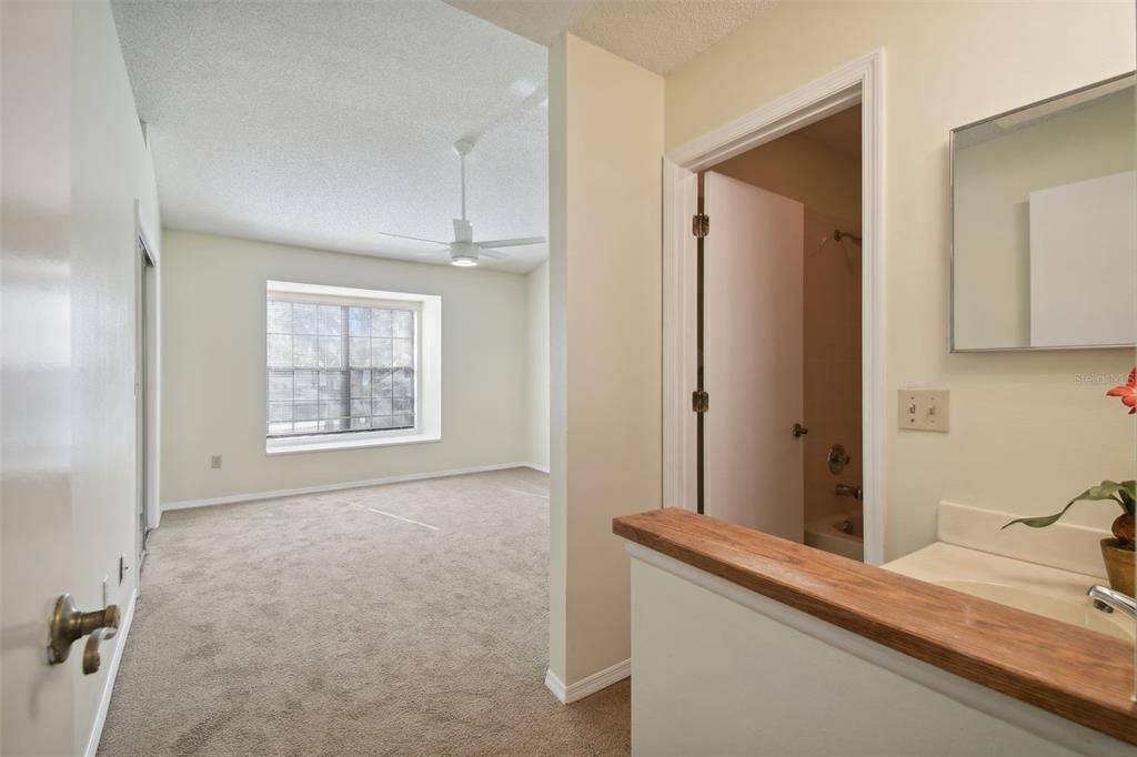 Active With Contract: $242,900 (2 beds, 2 baths, 1185 Square Feet)