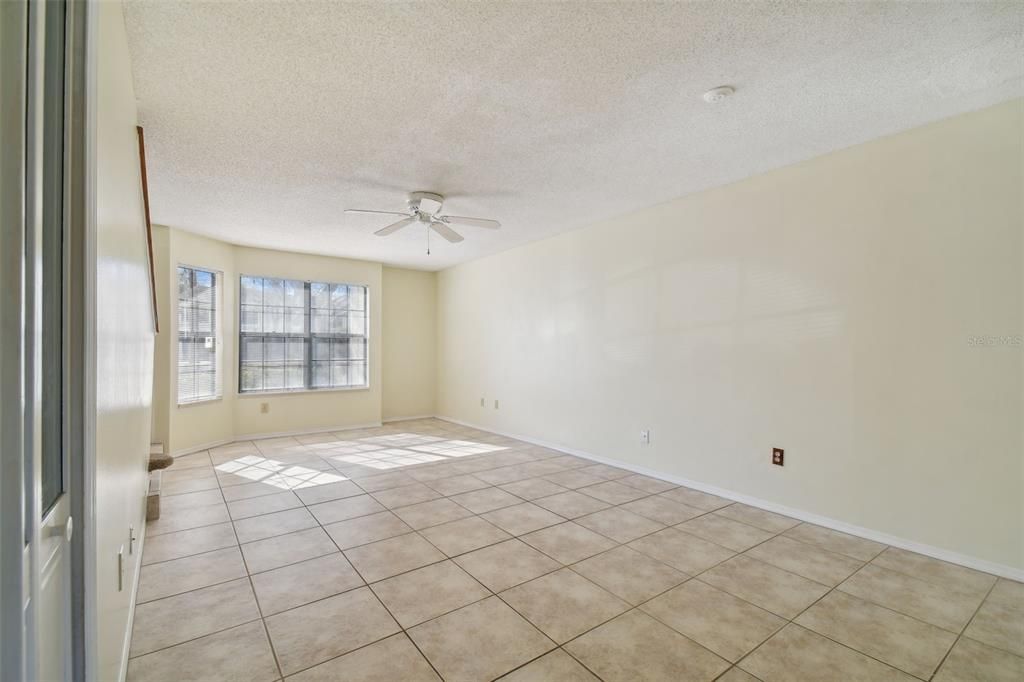 Active With Contract: $242,900 (2 beds, 2 baths, 1185 Square Feet)