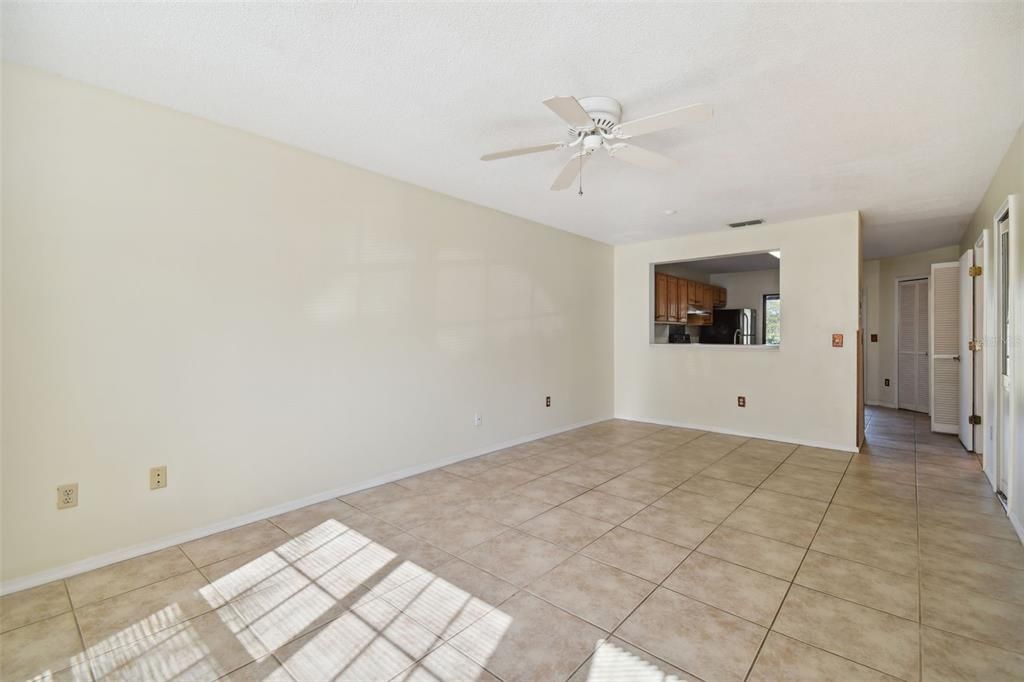 Active With Contract: $242,900 (2 beds, 2 baths, 1185 Square Feet)