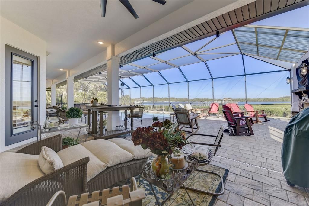 Recently Sold: $2,750,000 (4 beds, 3 baths, 3132 Square Feet)