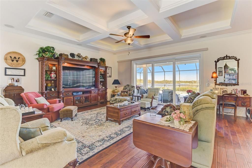 Recently Sold: $2,750,000 (4 beds, 3 baths, 3132 Square Feet)