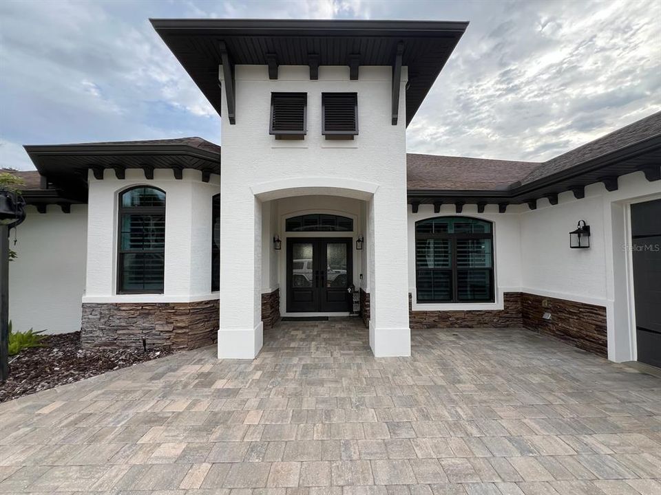 Recently Sold: $2,750,000 (4 beds, 3 baths, 3132 Square Feet)