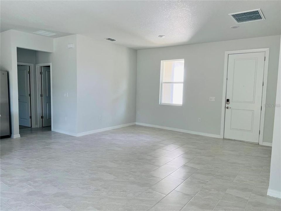 Recently Rented: $2,300 (3 beds, 2 baths, 1510 Square Feet)