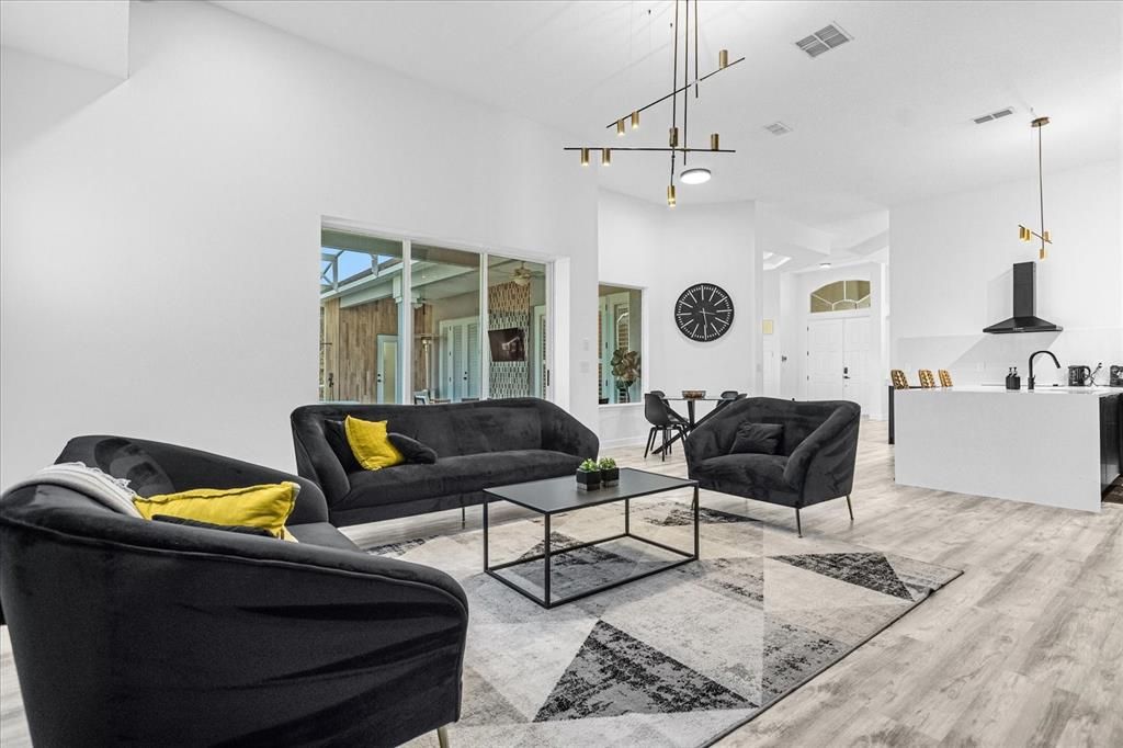 Active With Contract: $890,000 (5 beds, 3 baths, 2935 Square Feet)