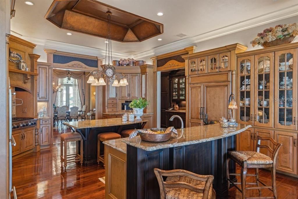 Recently Sold: $7,200,000 (5 beds, 5 baths, 9482 Square Feet)