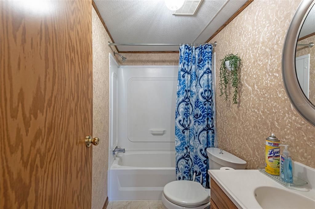 待售: $289,000 (4 贝兹, 2 浴室, 1944 平方英尺)