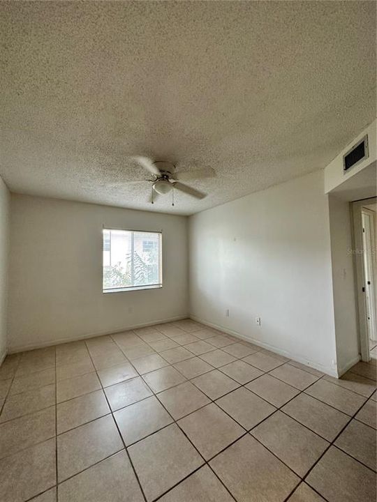 For Sale: $133,000 (2 beds, 2 baths, 823 Square Feet)