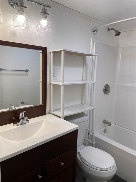 For Sale: $109,000 (2 beds, 1 baths, 644 Square Feet)