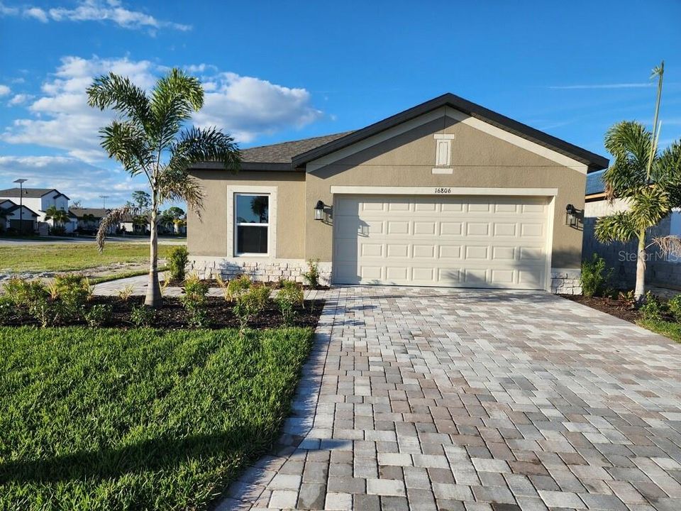 Recently Sold: $308,000 (3 beds, 2 baths, 1734 Square Feet)