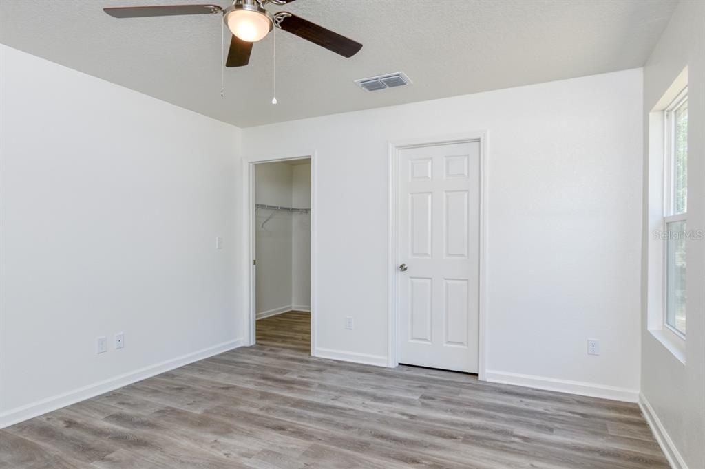 For Sale: $299,000 (3 beds, 2 baths, 1301 Square Feet)