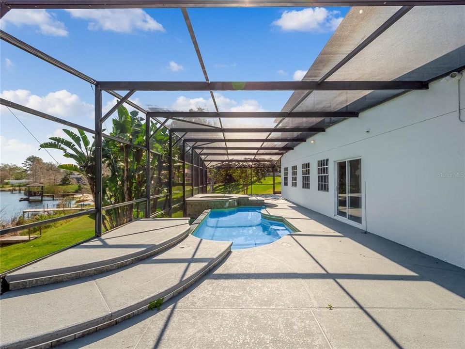 Vendido Recientemente: $899,900 (4 camas, 3 baños, 4065 Pies cuadrados)