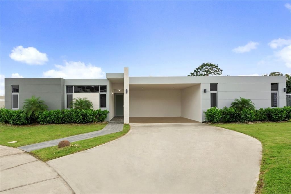 Vendido Recientemente: $1,299,000 (4 camas, 3 baños, 3854 Pies cuadrados)