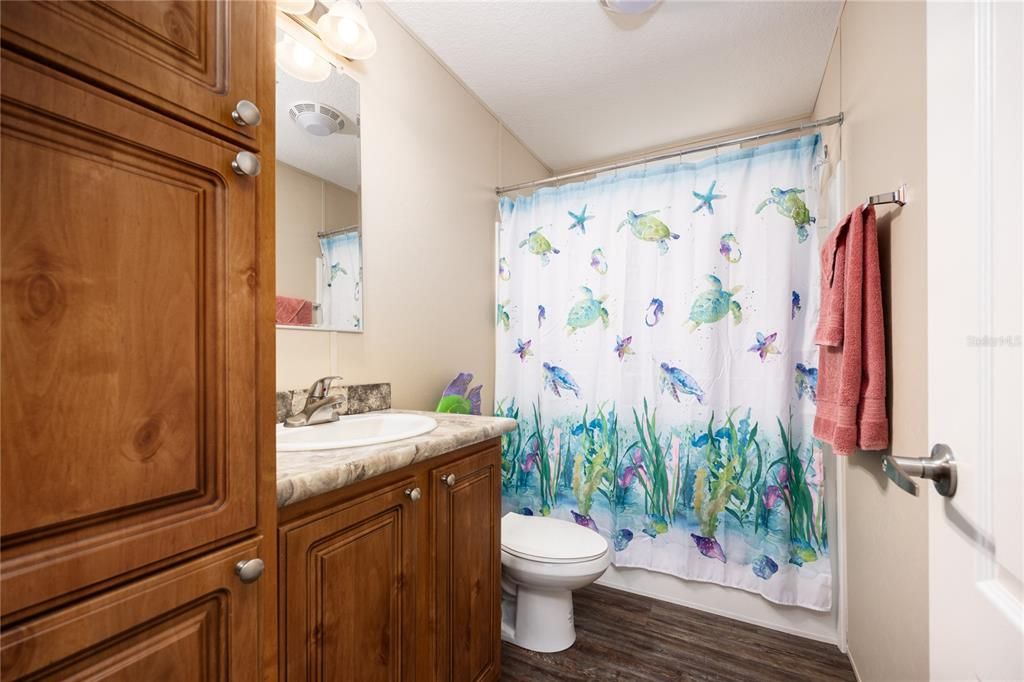 For Sale: $184,900 (3 beds, 2 baths, 1431 Square Feet)