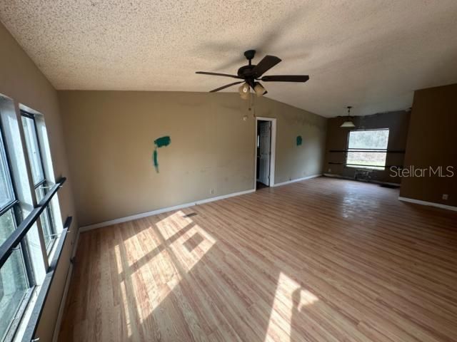 Recently Sold: $109,900 (3 beds, 2 baths, 1836 Square Feet)