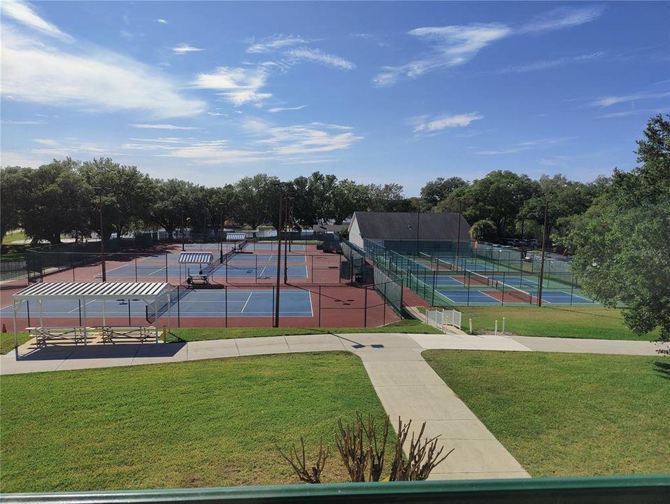Tennis & pickle ball courts at the Mannor