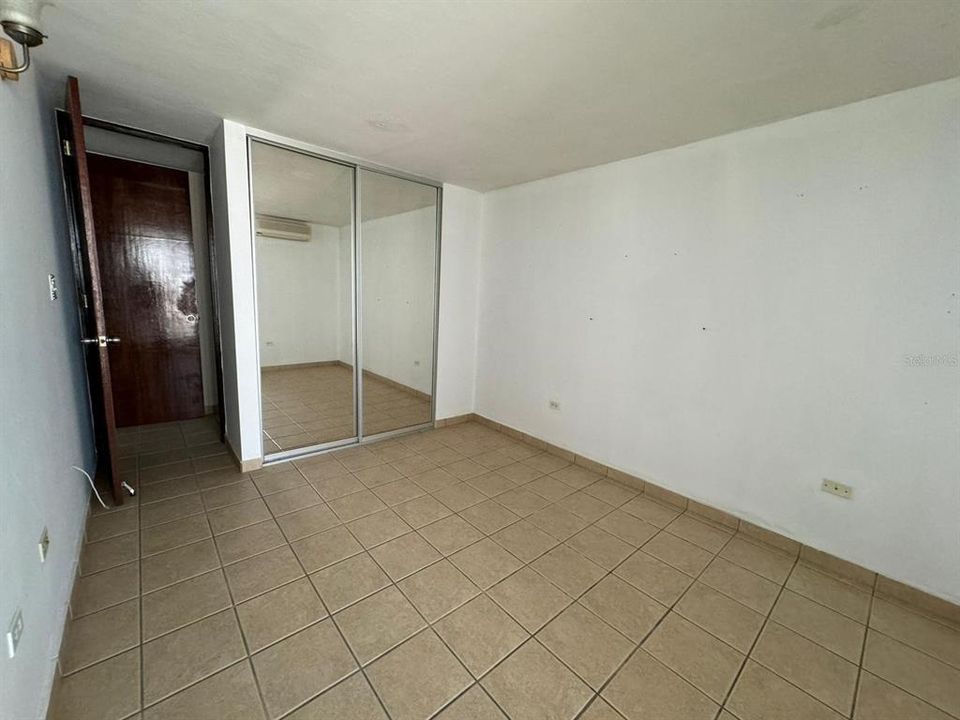 Vendido Recientemente: $445,000 (4 camas, 2 baños, 10 Pies cuadrados)