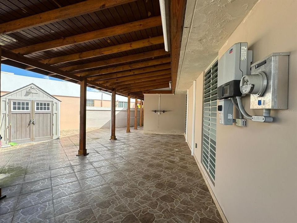 Vendido Recientemente: $445,000 (4 camas, 2 baños, 10 Pies cuadrados)