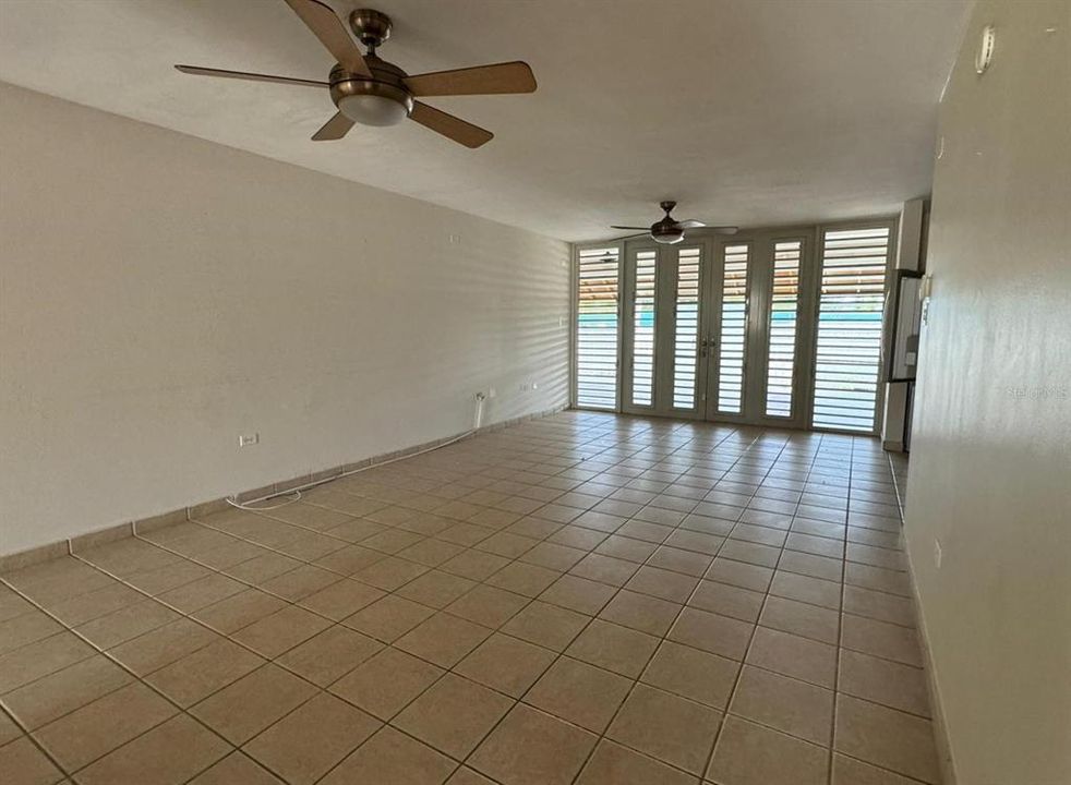 Vendido Recientemente: $445,000 (4 camas, 2 baños, 10 Pies cuadrados)