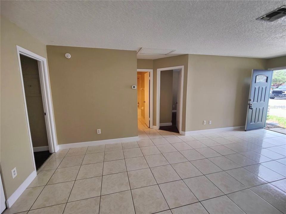Recently Rented: $1,699 (2 beds, 2 baths, 875 Square Feet)