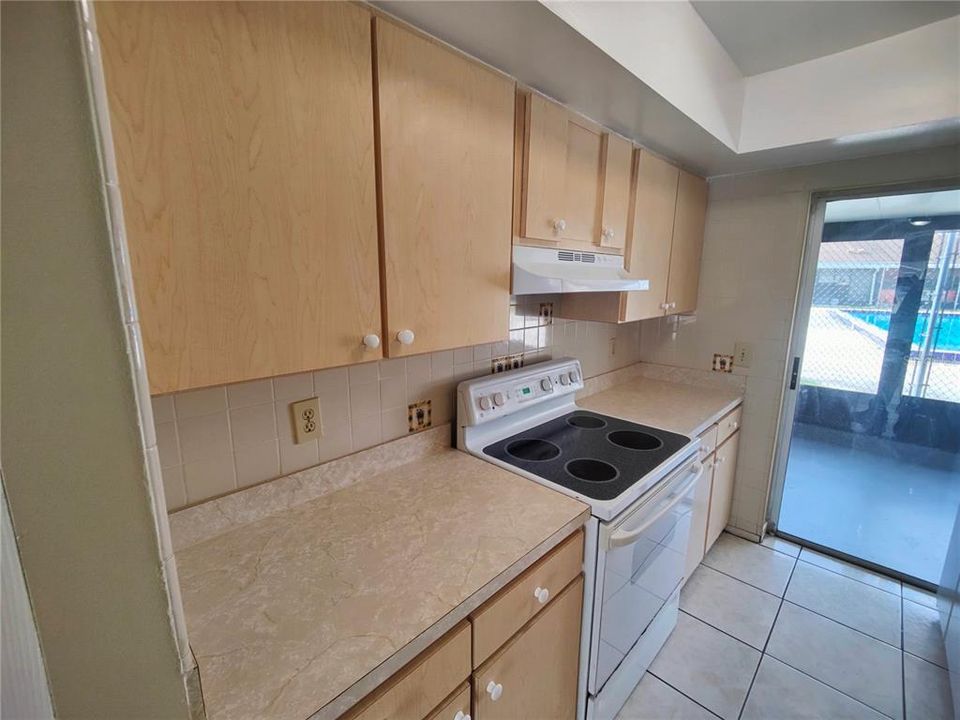 Recently Rented: $1,699 (2 beds, 2 baths, 875 Square Feet)