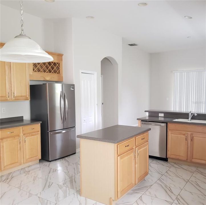 Active With Contract: $2,295 (3 beds, 2 baths, 2027 Square Feet)