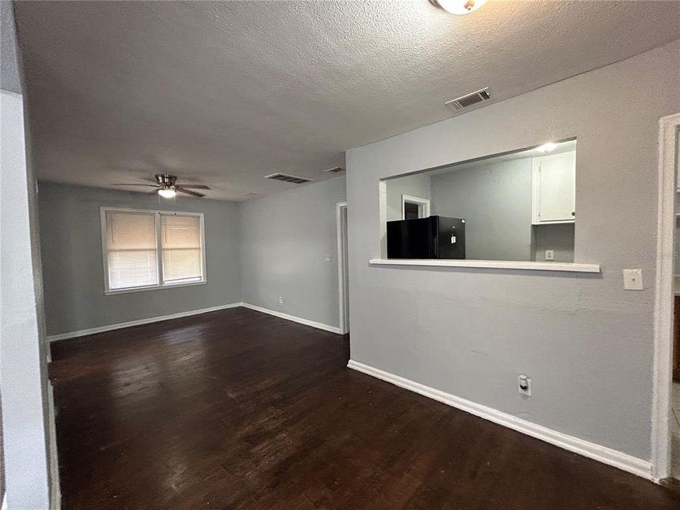 Recently Rented: $1,200 (3 beds, 1 baths, 1172 Square Feet)