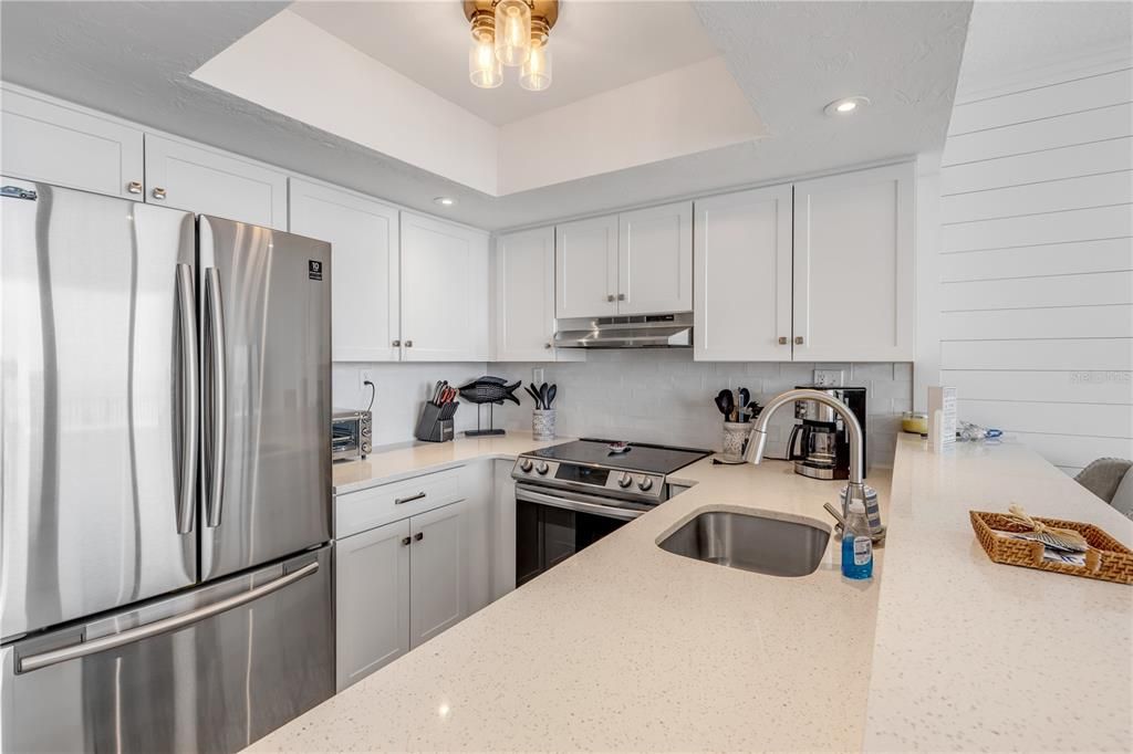 For Sale: $374,000 (1 beds, 1 baths, 775 Square Feet)