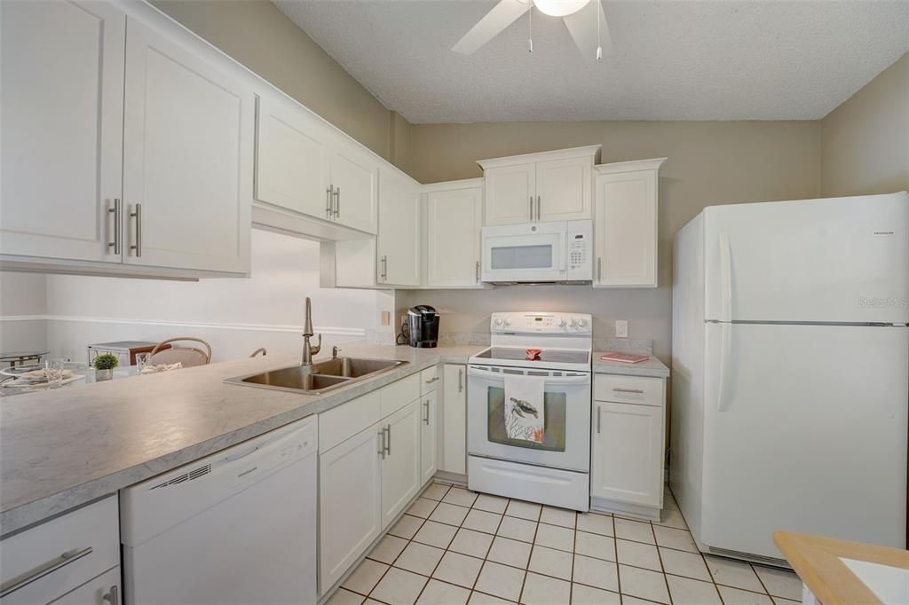 For Rent: $1,750 (2 beds, 2 baths, 1085 Square Feet)