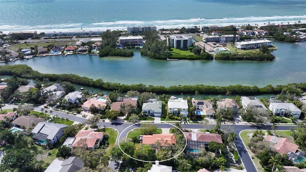 Recently Sold: $2,495,000 (4 beds, 3 baths, 3396 Square Feet)