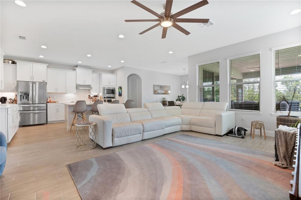 Recently Sold: $1,025,000 (5 beds, 3 baths, 3911 Square Feet)