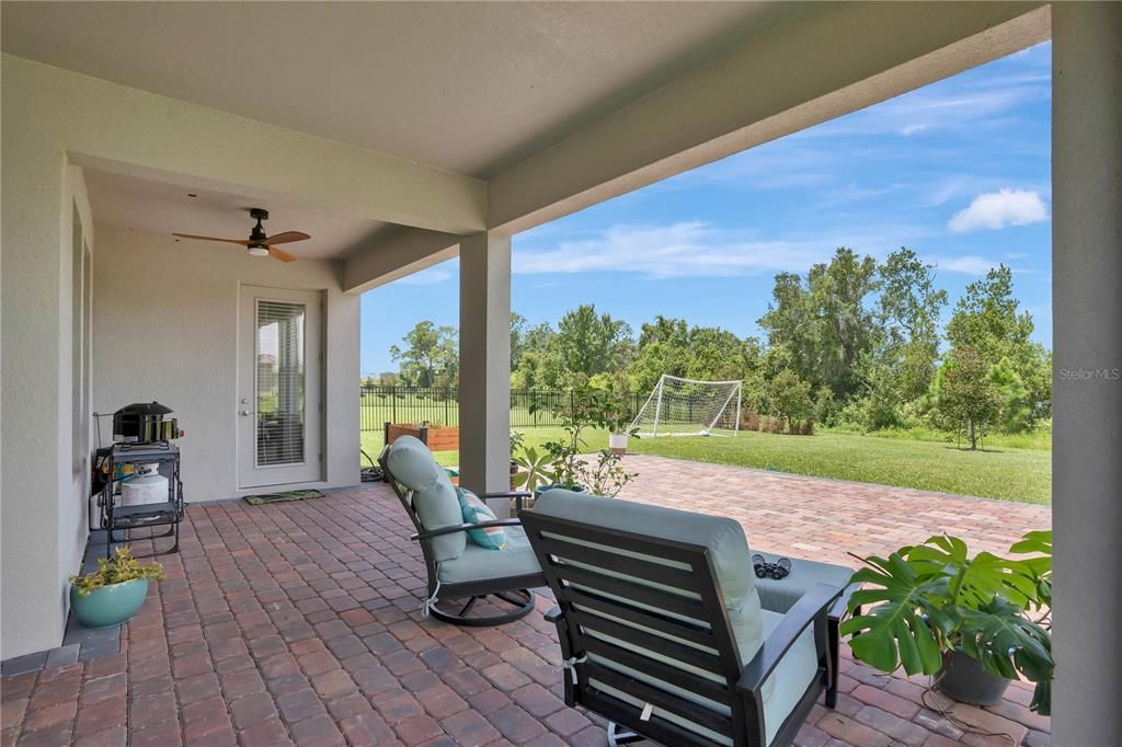 Recently Sold: $1,025,000 (5 beds, 3 baths, 3911 Square Feet)