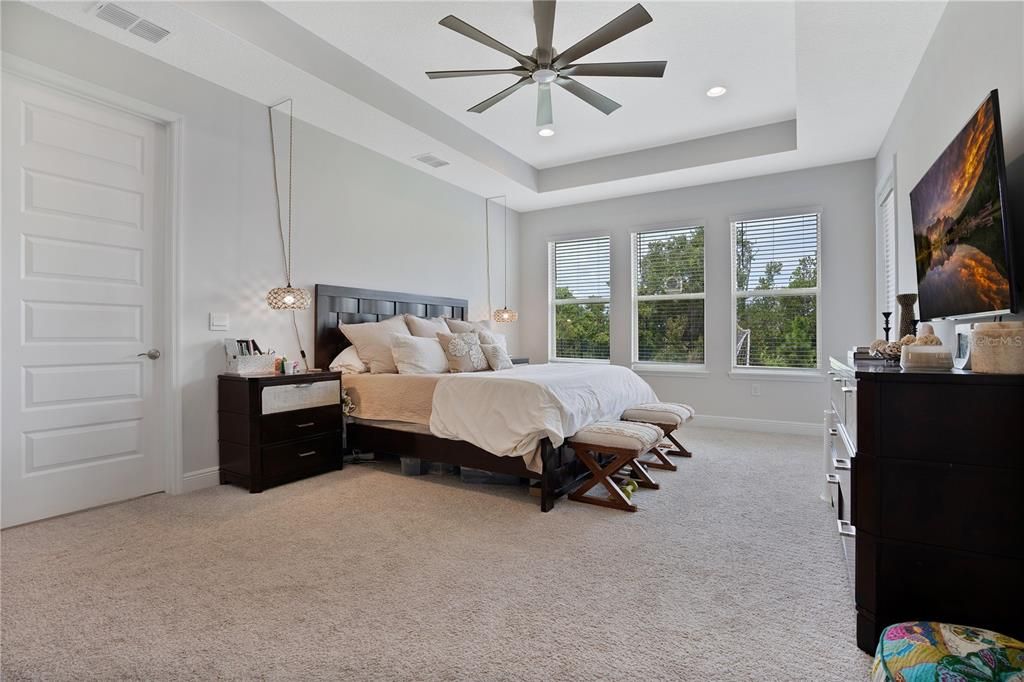 Recently Sold: $1,025,000 (5 beds, 3 baths, 3911 Square Feet)