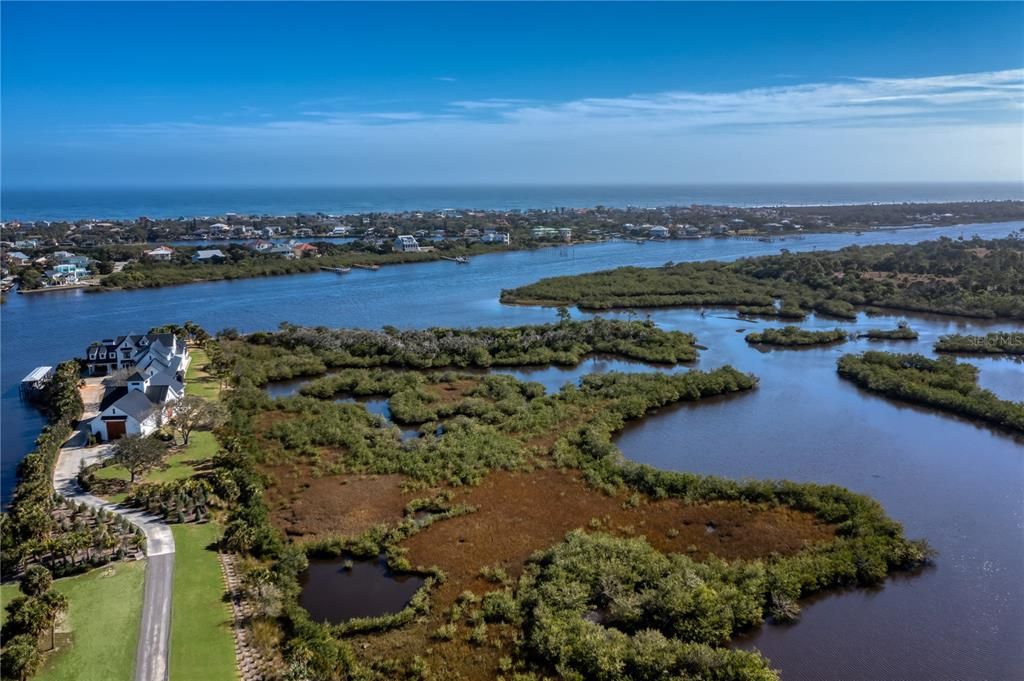 На продажу: $724,999 (0.90 acres)