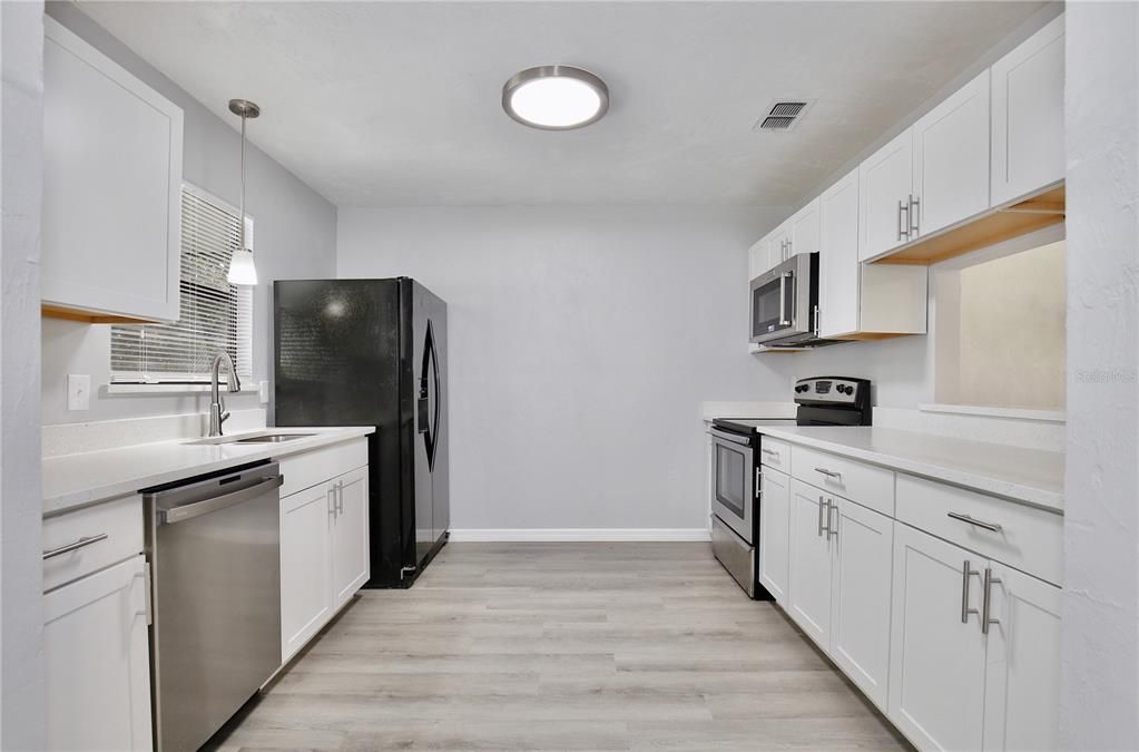 For Sale: $295,000 (3 beds, 2 baths, 1344 Square Feet)