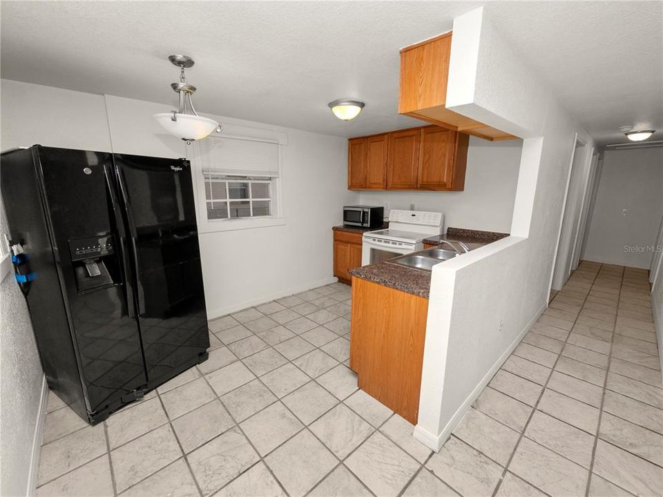For Sale: $165,000 (3 beds, 1 baths, 912 Square Feet)