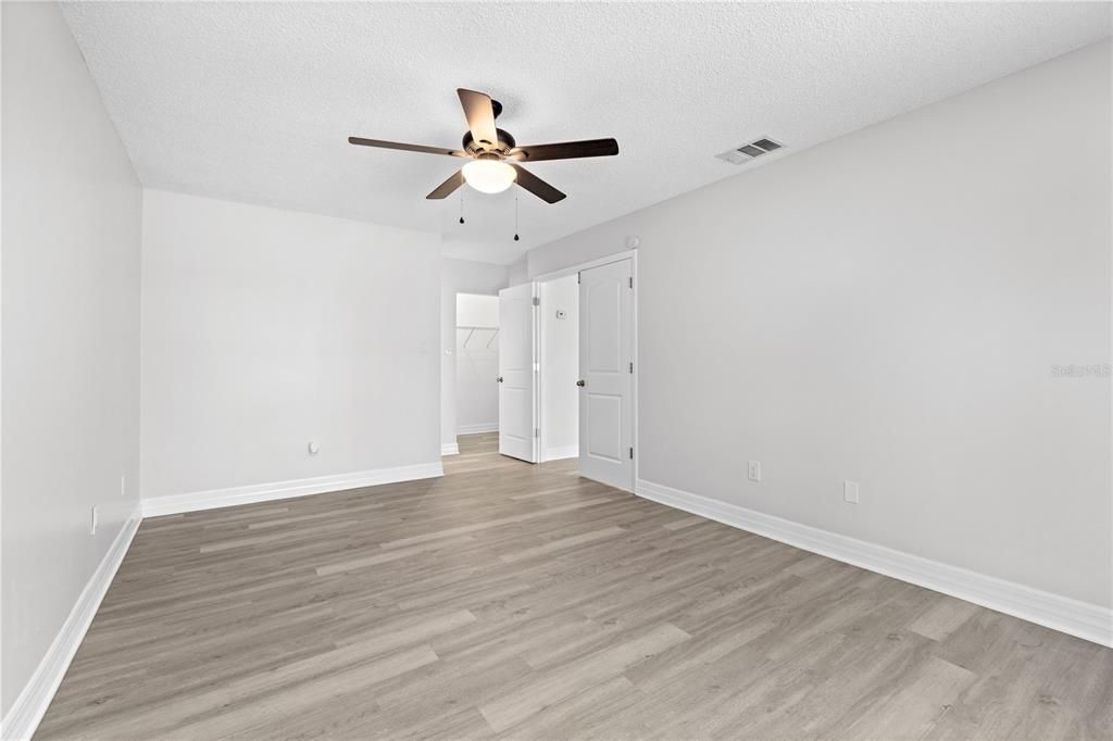 Recently Sold: $299,000 (2 beds, 2 baths, 1359 Square Feet)