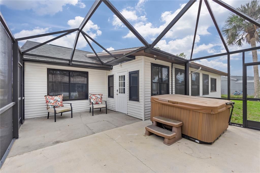 Recently Sold: $299,000 (2 beds, 2 baths, 1359 Square Feet)