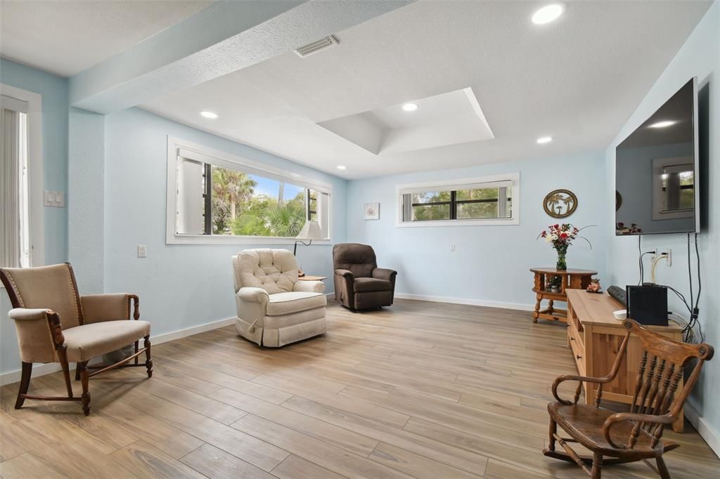 For Sale: $425,000 (3 beds, 3 baths, 2882 Square Feet)