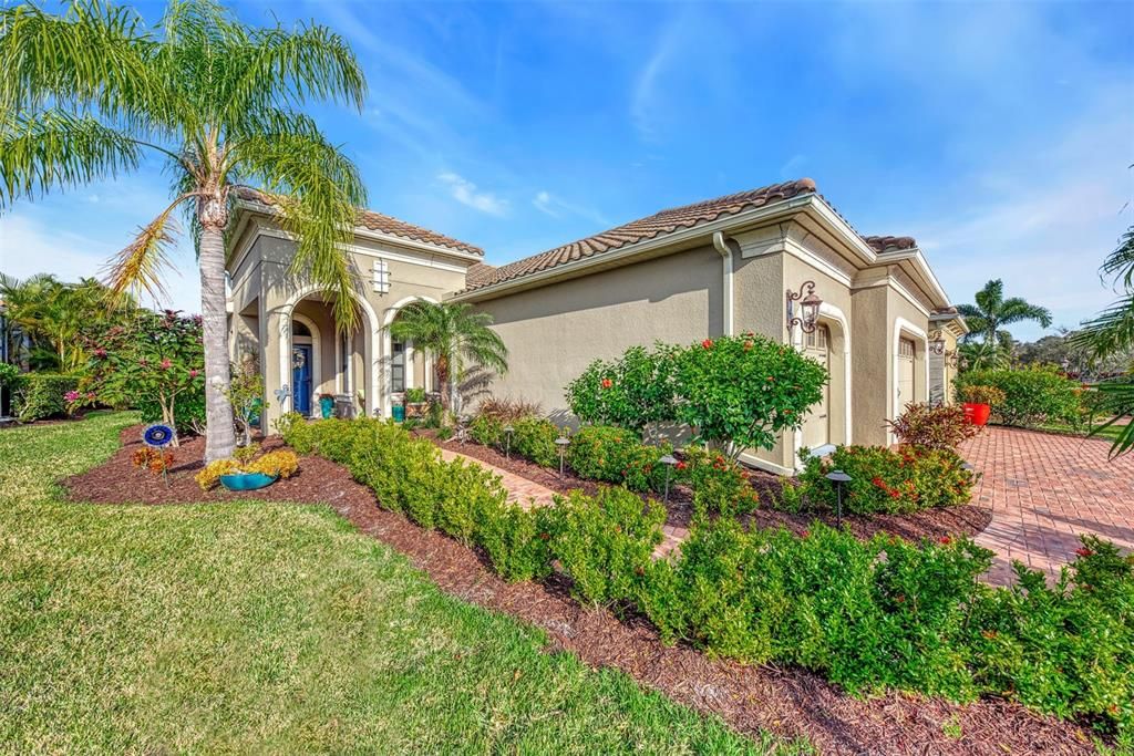 Recently Sold: $695,000 (3 beds, 2 baths, 2291 Square Feet)