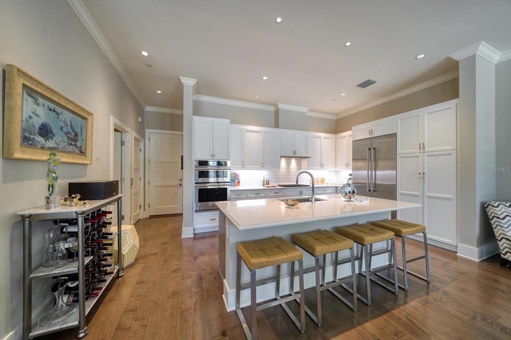 Fully equipped kitchen is a chef's dream!